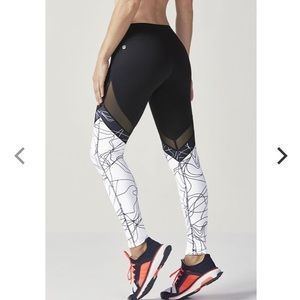 Fabletics Salar Mesh Powerhold Legging Smll/ Tall